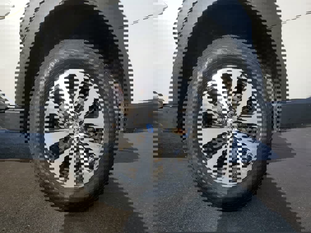 Used 2023 Subaru Outback Premium image 9