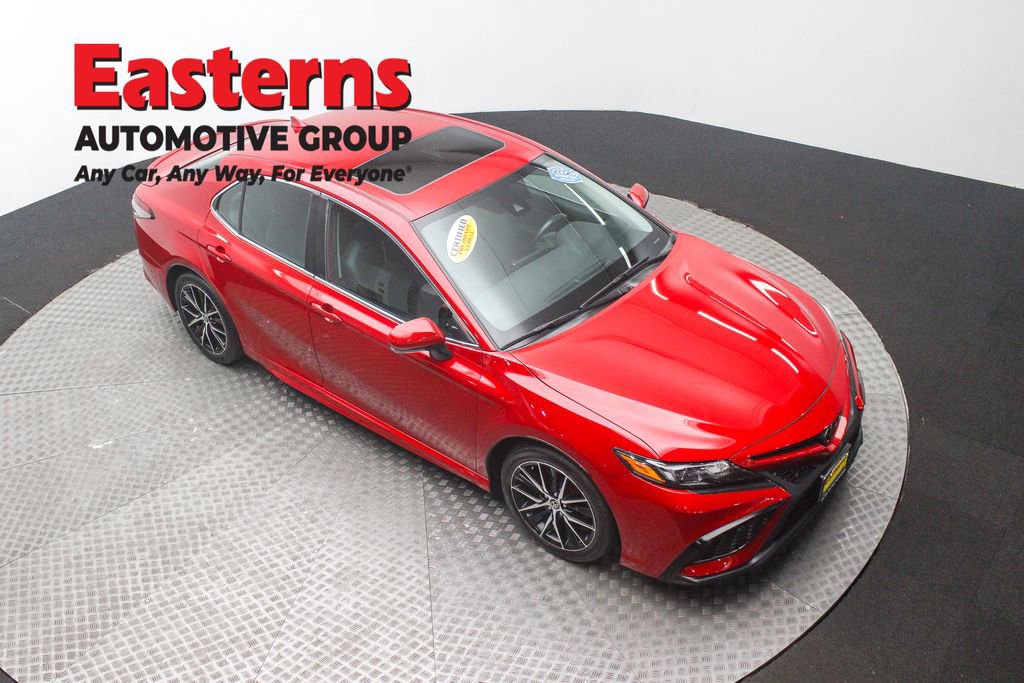 Used 2021 Toyota Camry SE w/ Cold Weather Package image 3