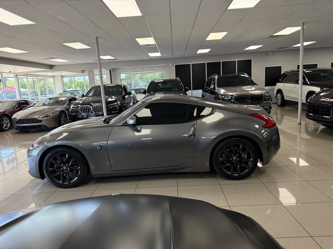 Used 2020 Nissan 370Z Coupe image 3