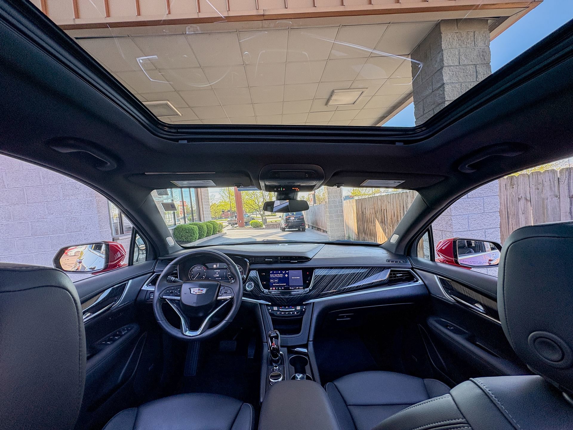 Used 2024 Cadillac XT6 Premium Luxury AWD/4WD image 2