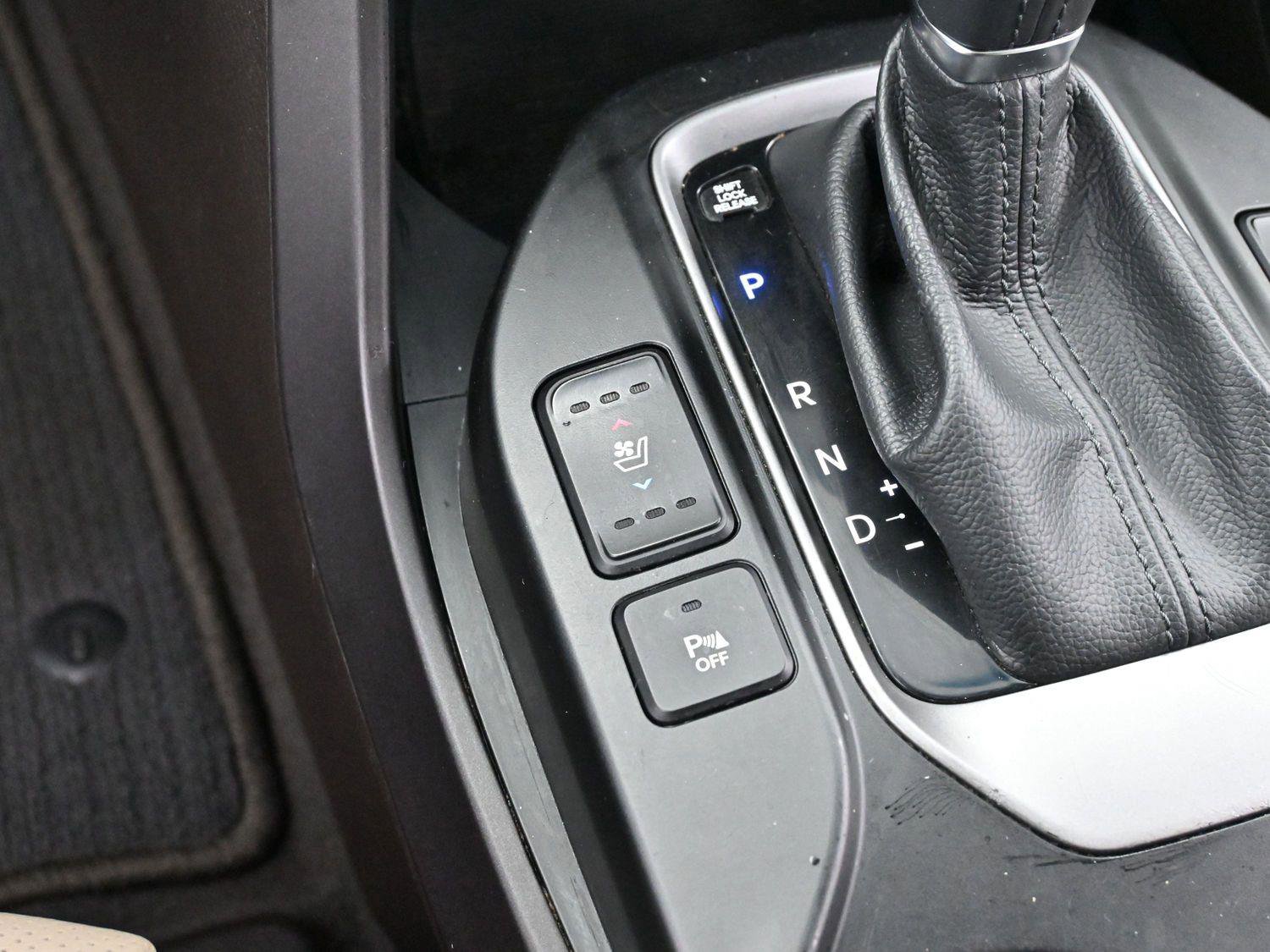 Used 2017 Hyundai Santa Fe Sport w/ 2.4L Tech Package 04 image 21