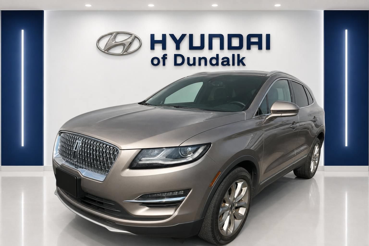 Used 2019 Lincoln MKC Select w/ Select Plus Package AWD/4WD image 3