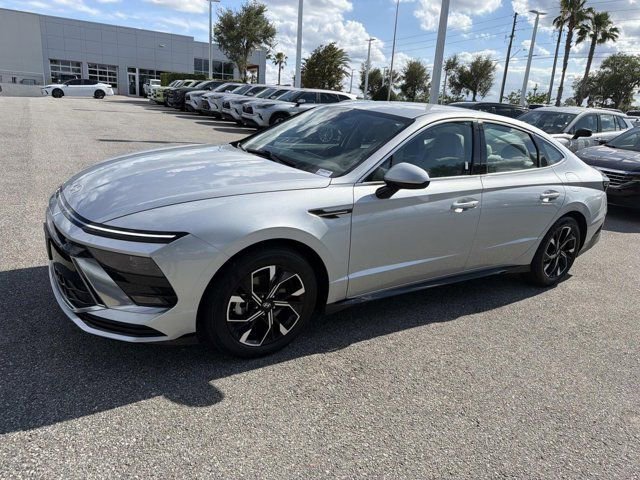 Used 2025 Hyundai Sonata SEL FWD image 4
