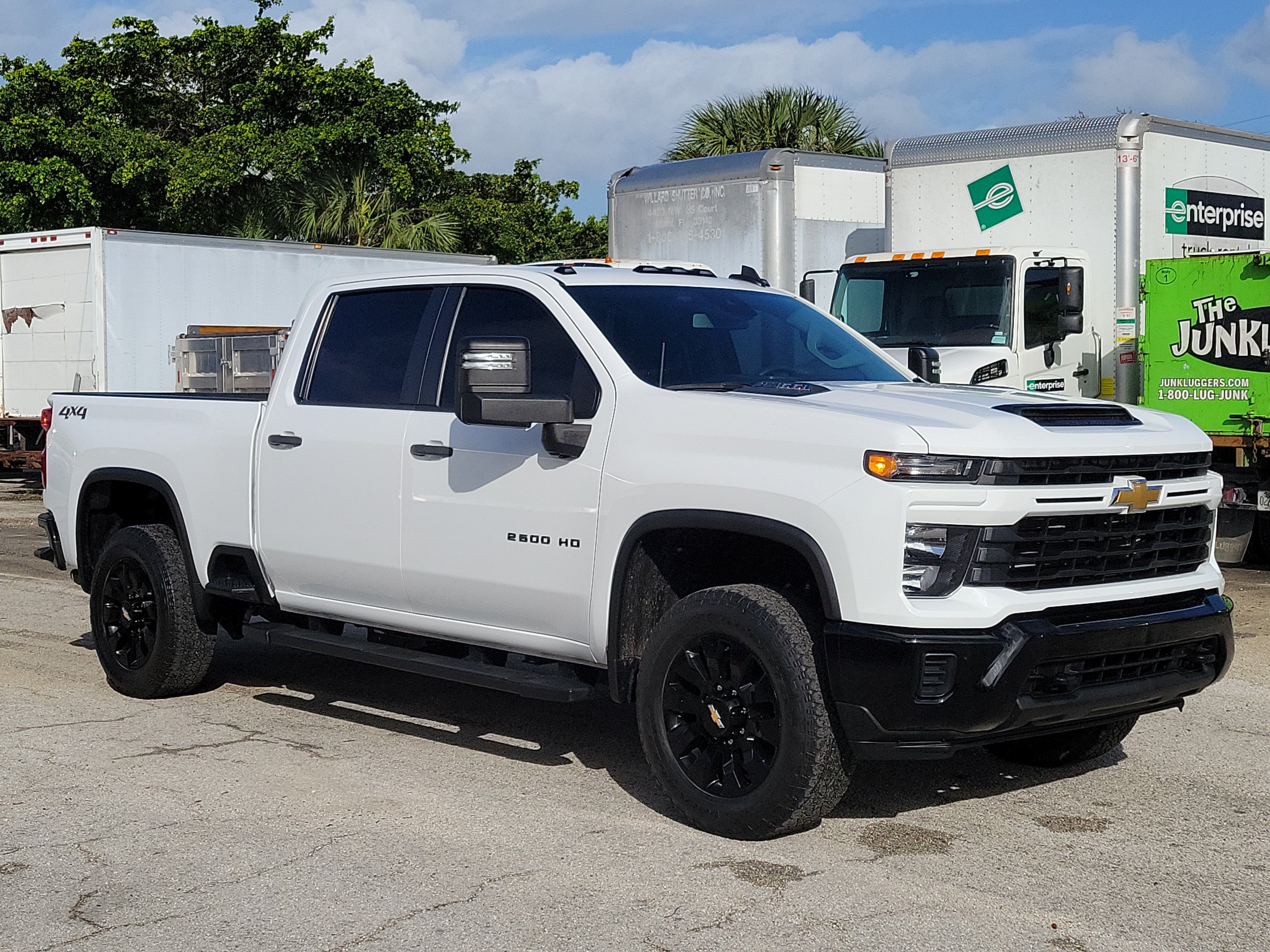 Used 2024 Chevrolet Silverado 2500 Custom w/ Custom Value Package AWD/4WD image 1