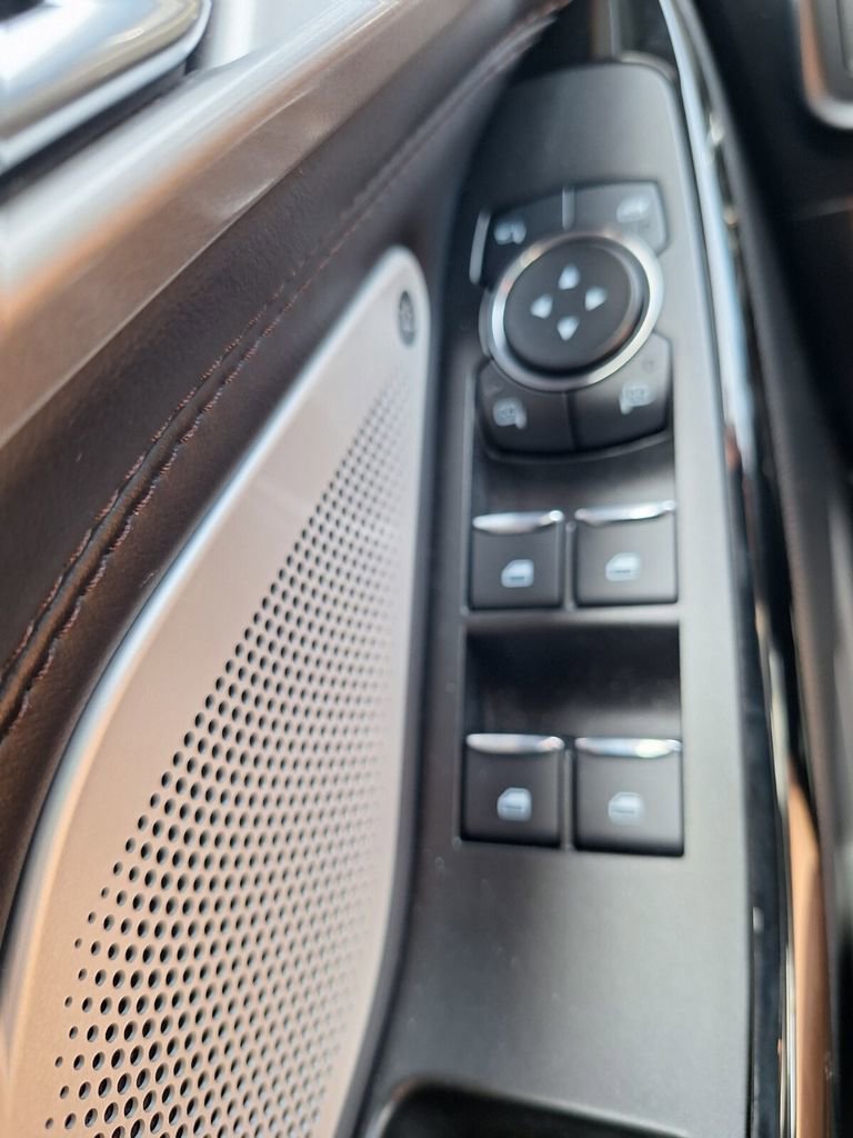 Used 2022 Ford Explorer Platinum w/ Equipment Group 601A image 21