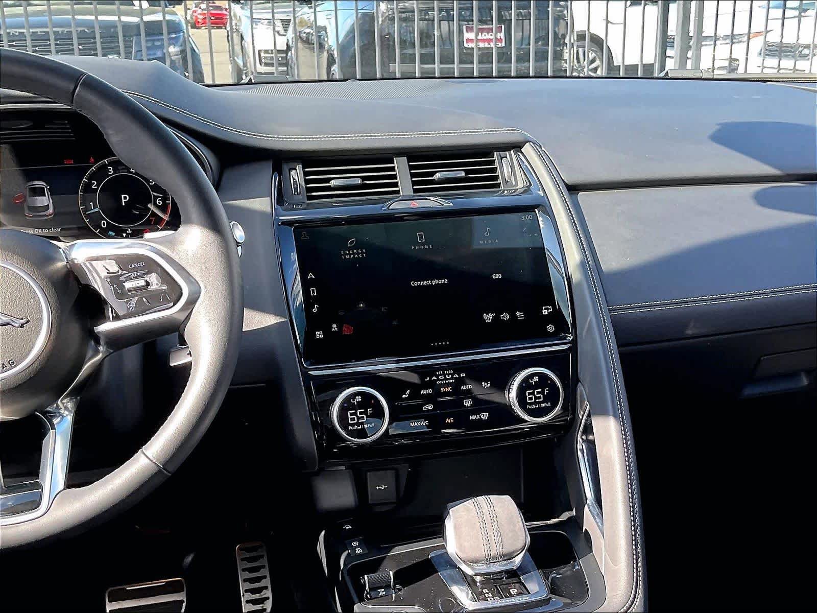 Used 2024 Jaguar E-PACE R-Dynamic SE AWD/4WD image 7