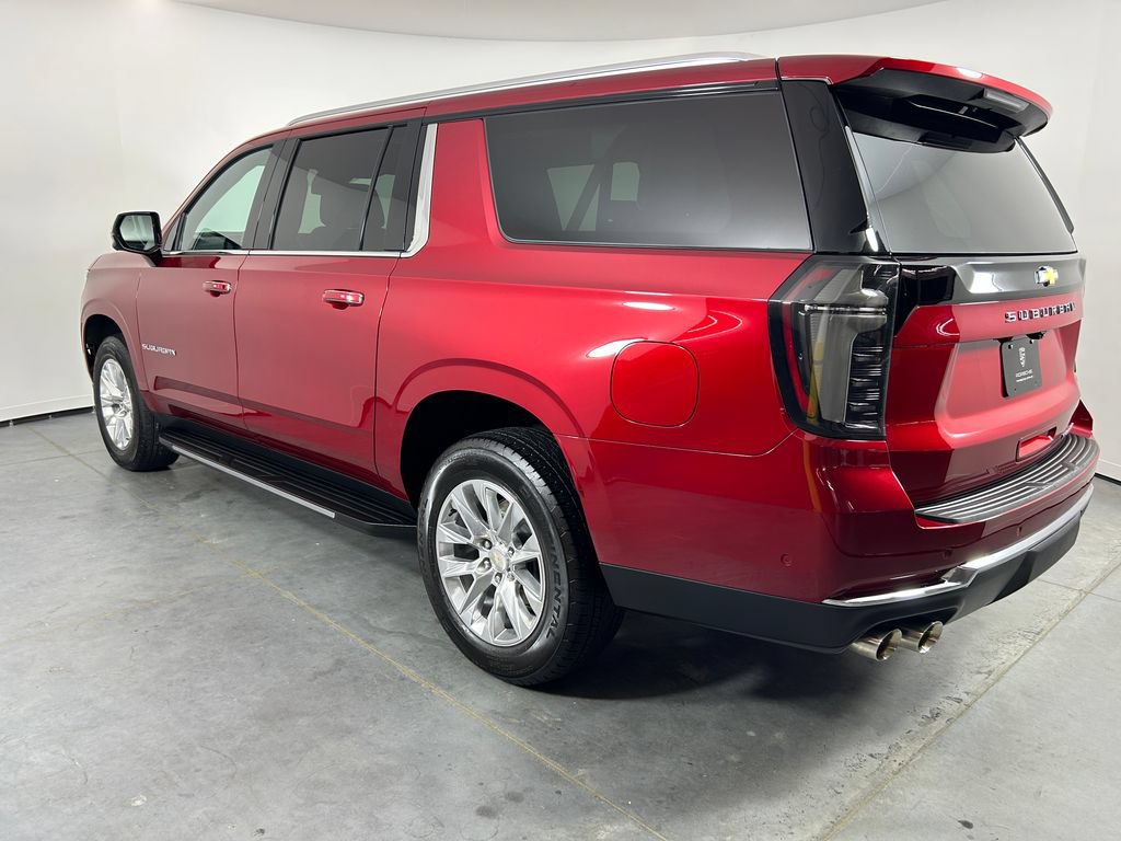 Used 2025 Chevrolet Suburban Premier w/ Sun And Tow Package AWD/4WD image 3