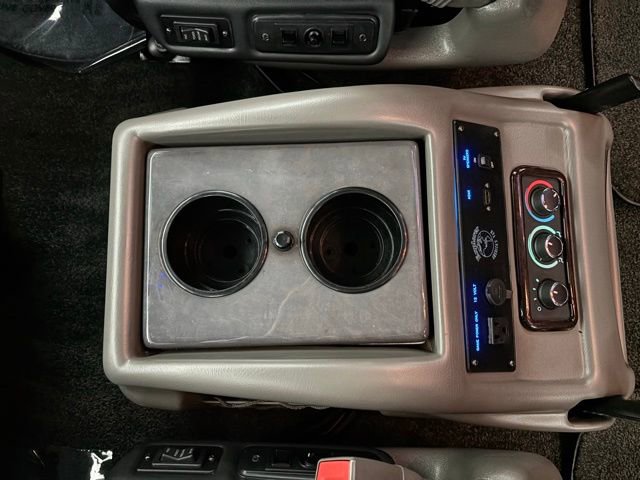 Used 2017 Chevrolet Express 2500 Extended image 38