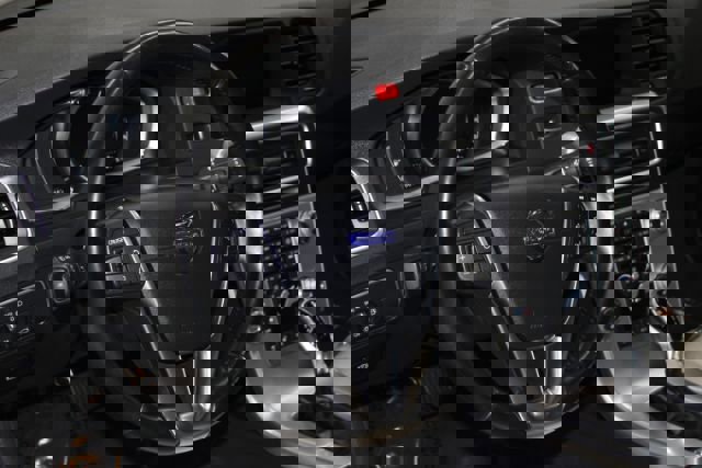 Used 2018 Volvo S60 T5 Dynamic w/ Vision Package image 11