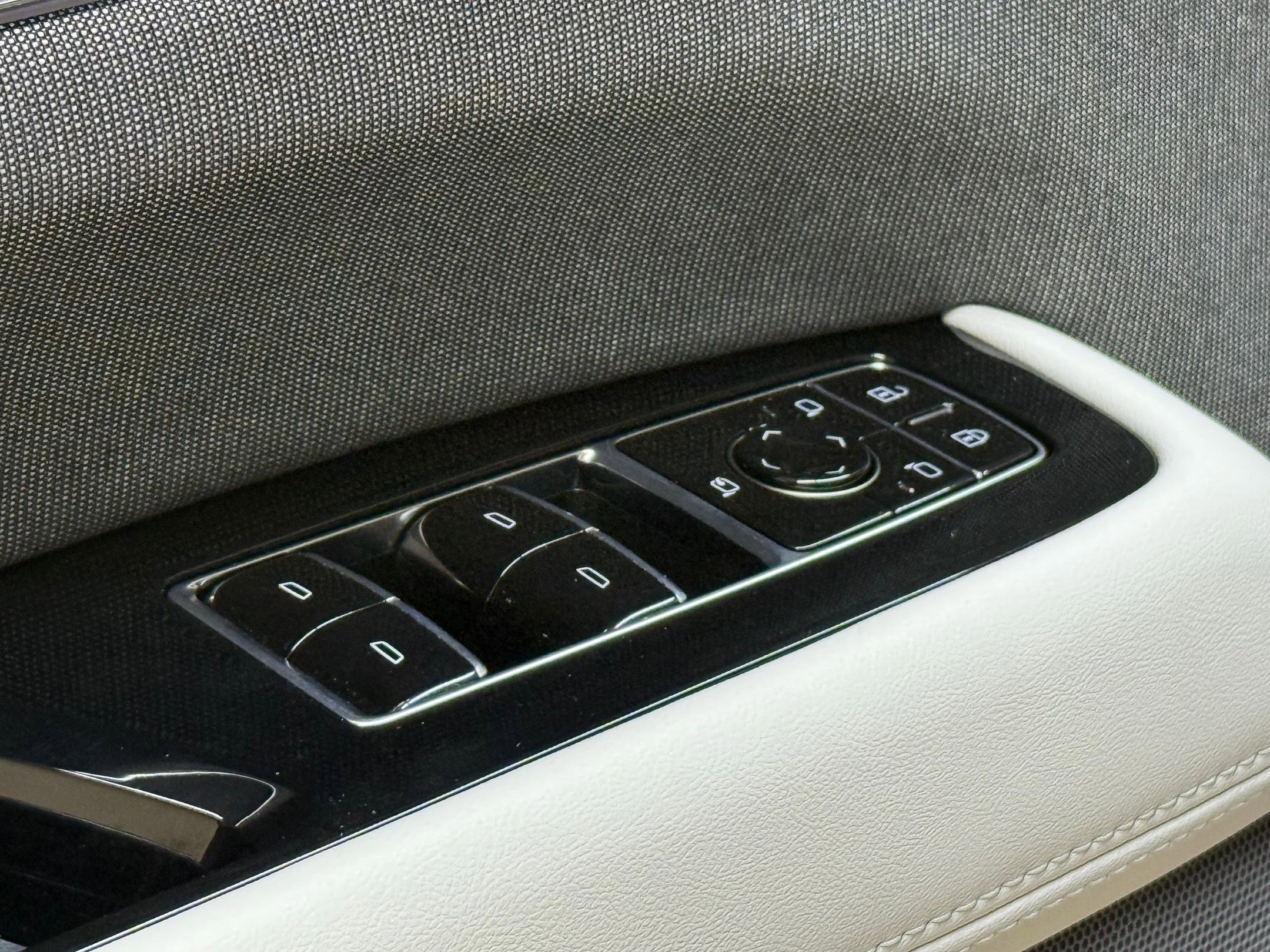 New 2025 Cadillac Escalade IQ Luxury 1 w/ Smart Trailering package image 26