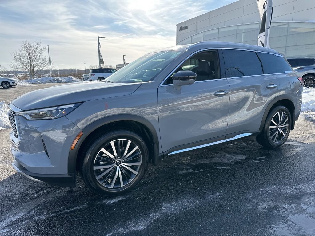 Used 2025 INFINITI QX60 Sensory w/ Vision Package image 9