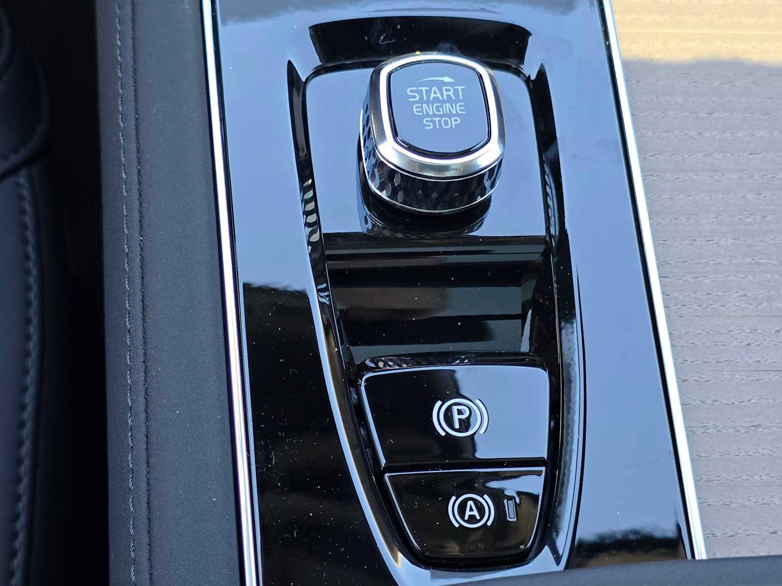 New 2026 Volvo XC90 T8 Plus w/ Protection Package Premier AWD/4WD image 33