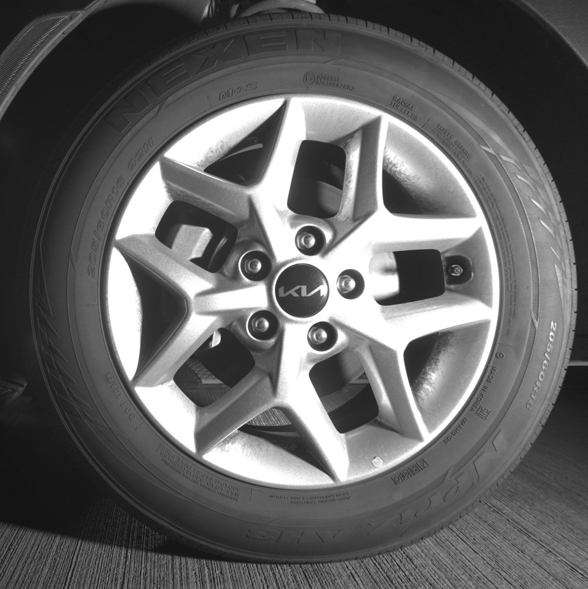 Used 2025 Kia Soul LX w/ LX Technology Package FWD image 17