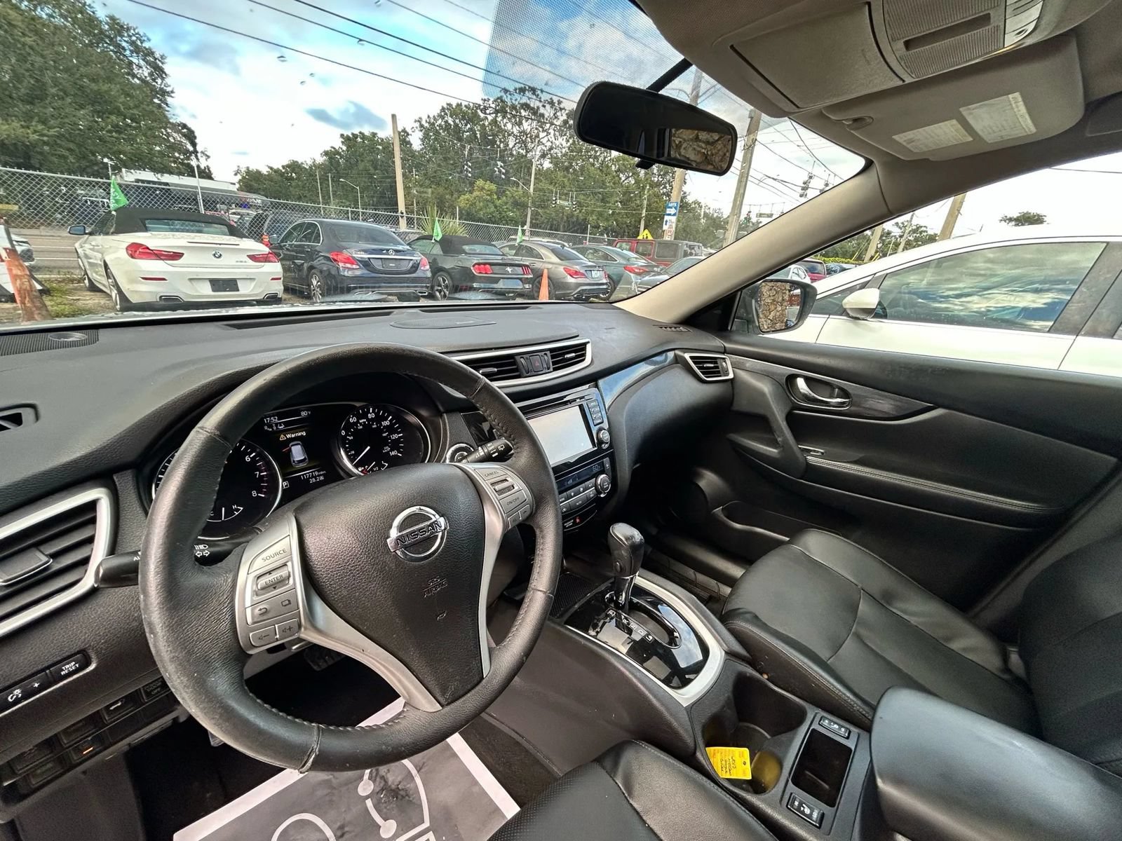 Used 2015 Nissan Rogue SL w/ SL Premium Package FWD image 5