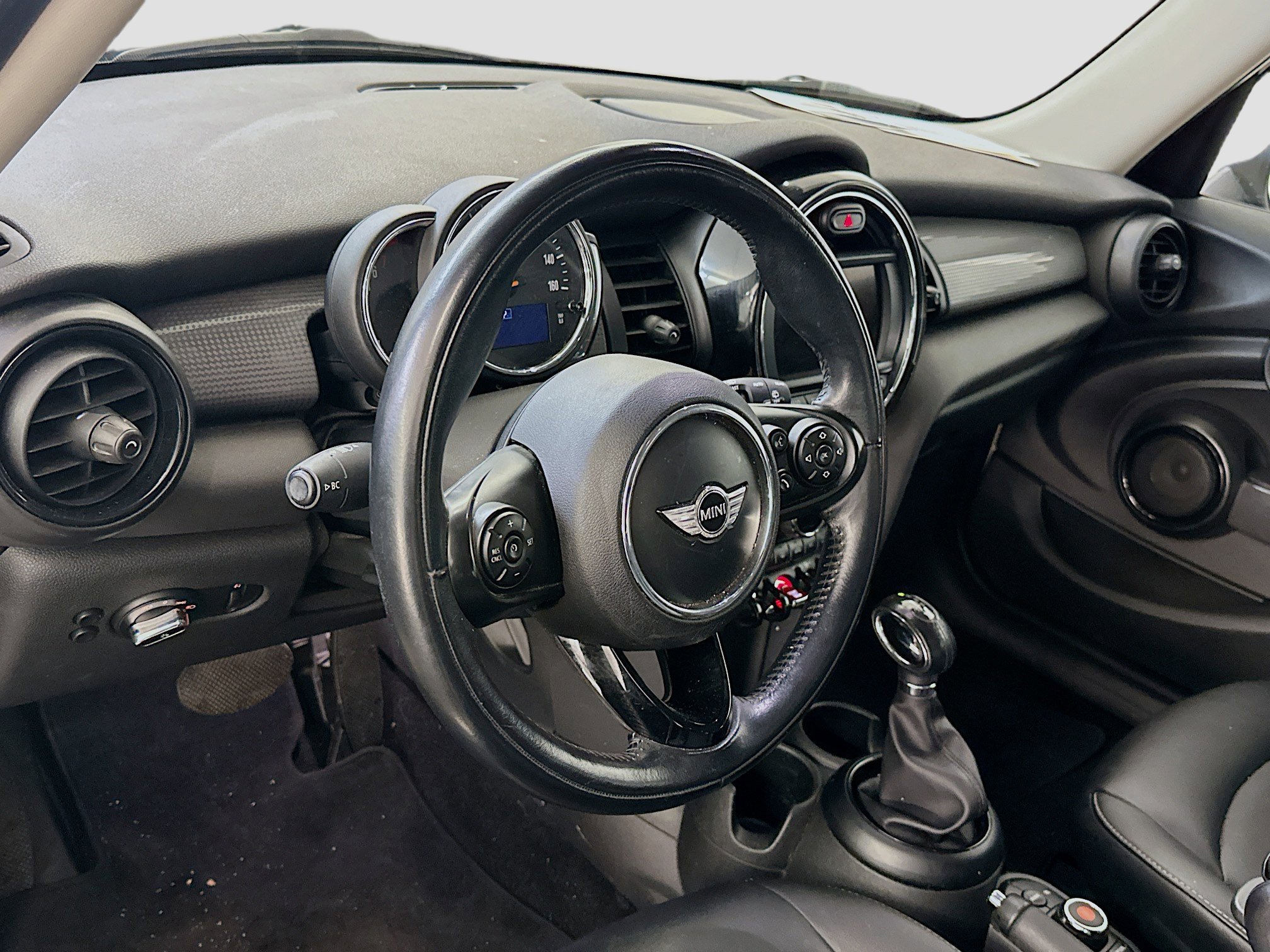 Used 2018 MINI Cooper 4-Door Hardtop image 18