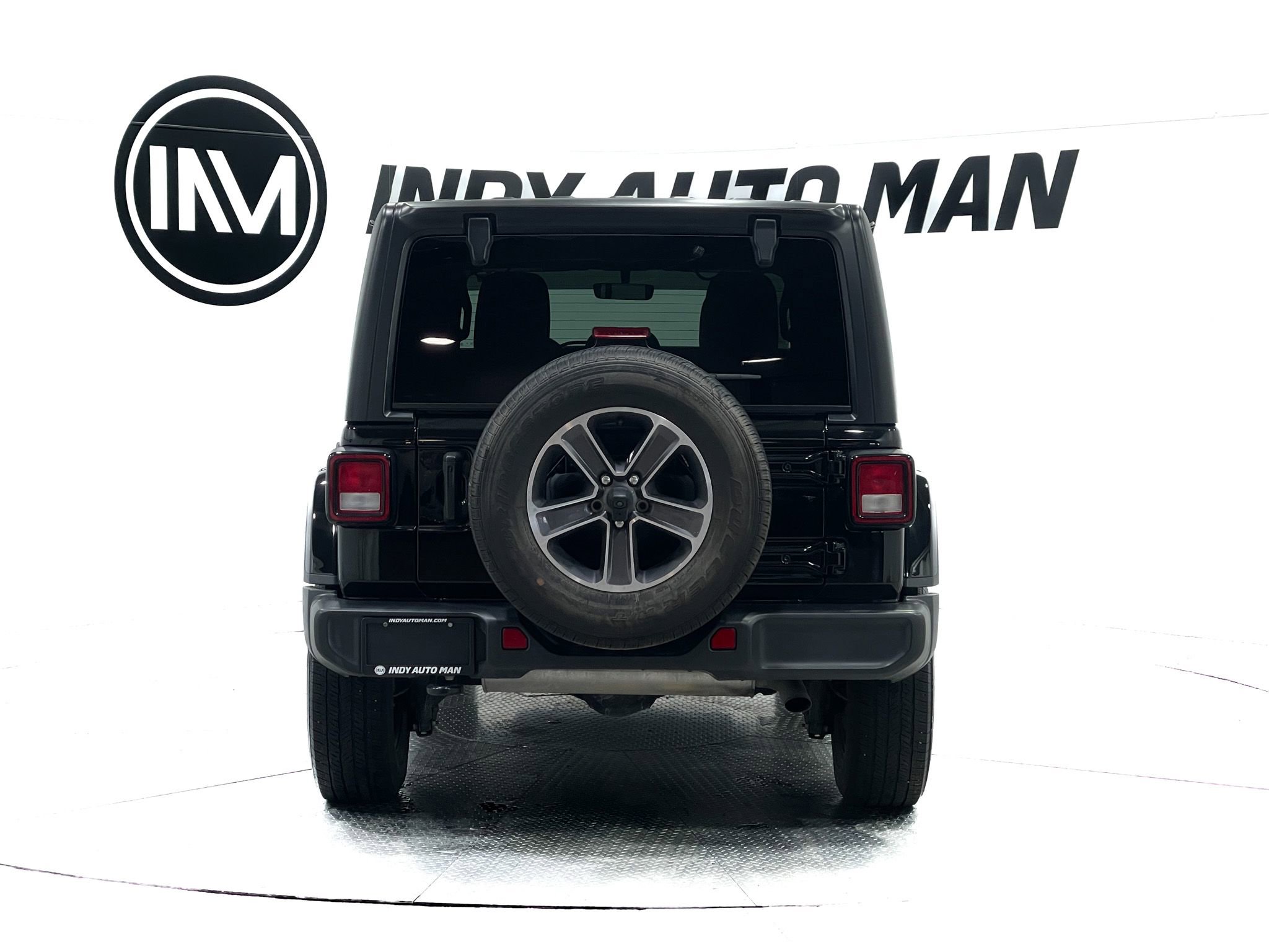 Used 2023 Jeep Wrangler Sahara w/ Cold Weather Group image 5