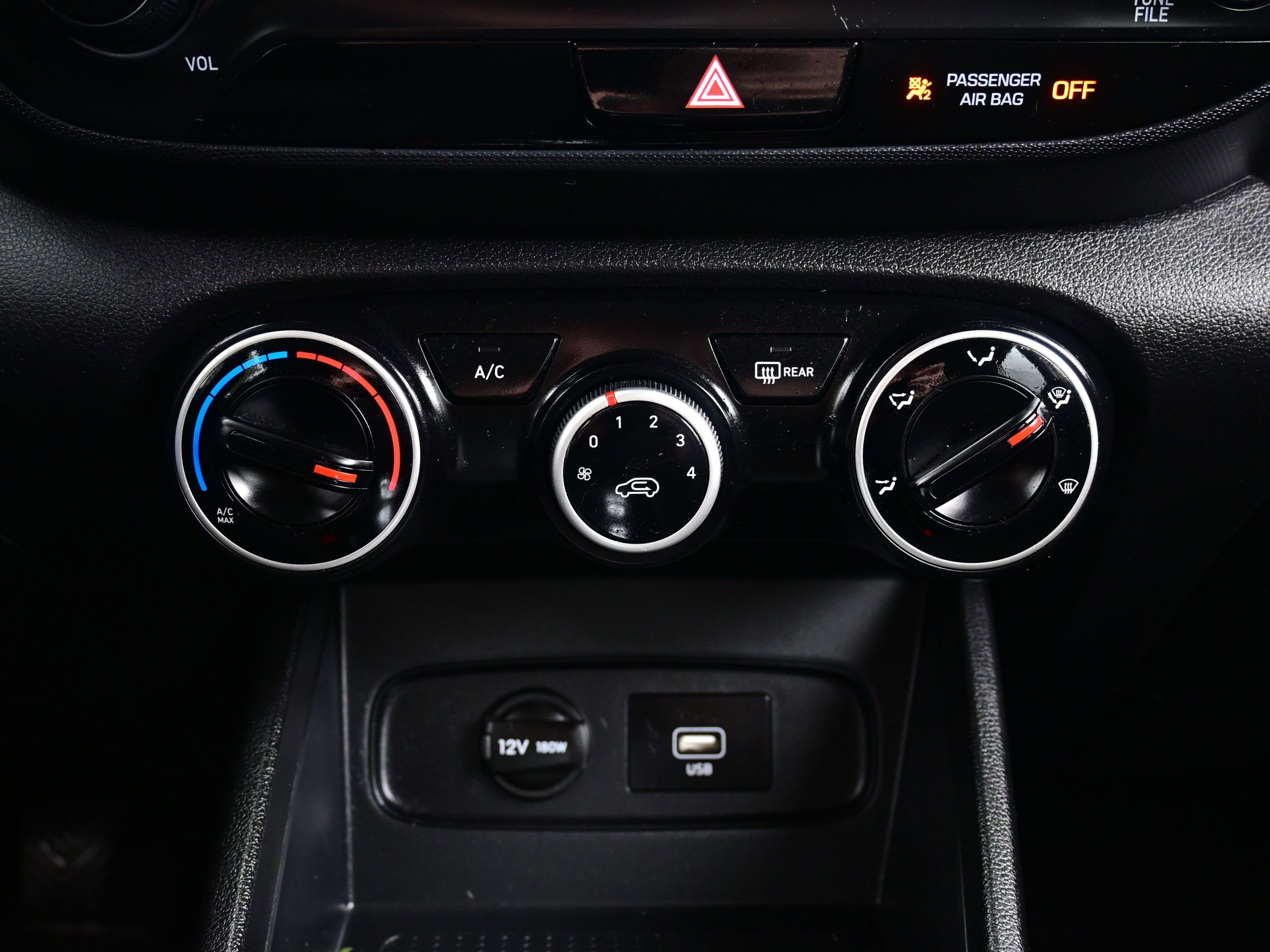 Used 2020 Hyundai Venue SE image 20