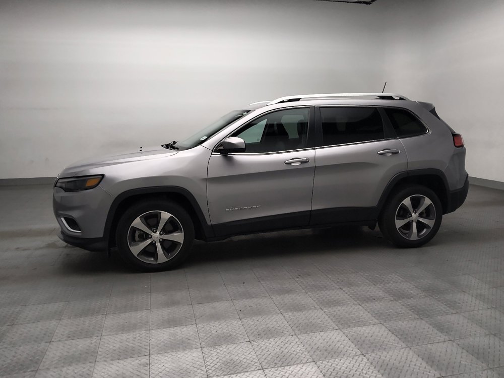 Used 2019 Jeep Cherokee Limited image 2