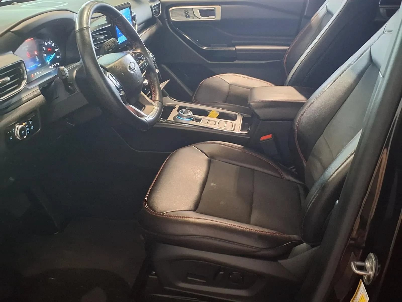 Used 2023 Ford Explorer ST-Line RWD image 18