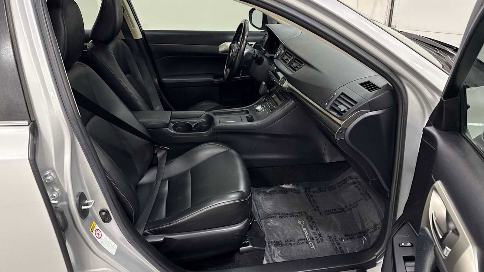 Used 2015 Lexus CT 200h image 29