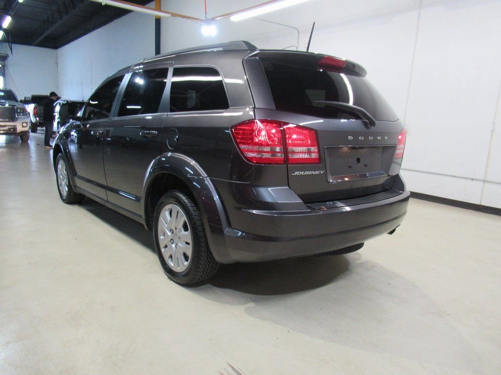 Used 2019 Dodge Journey SE image 4