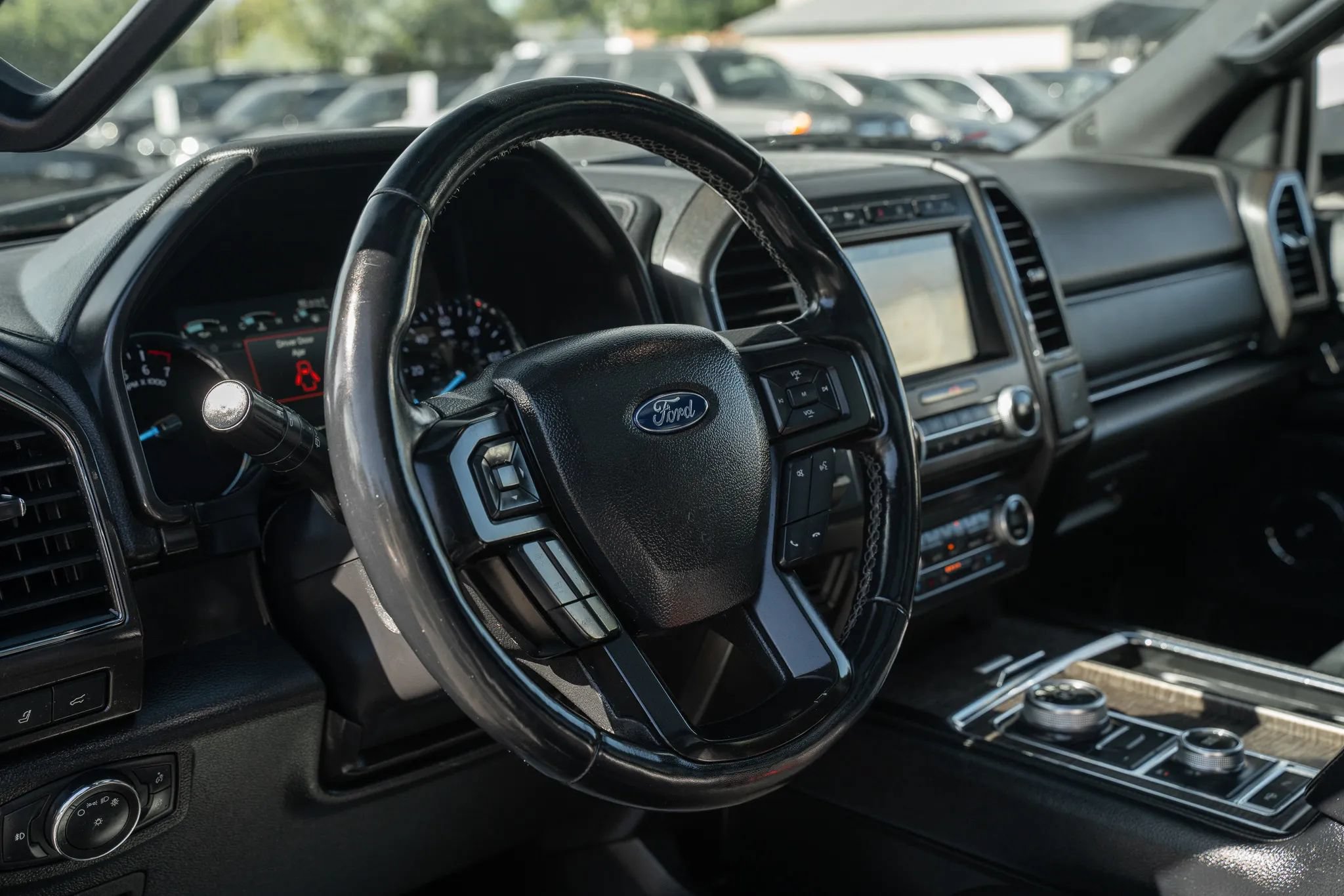 Used 2018 Ford Expedition Limited w/ Equipment Group 302A AWD/4WD image 20