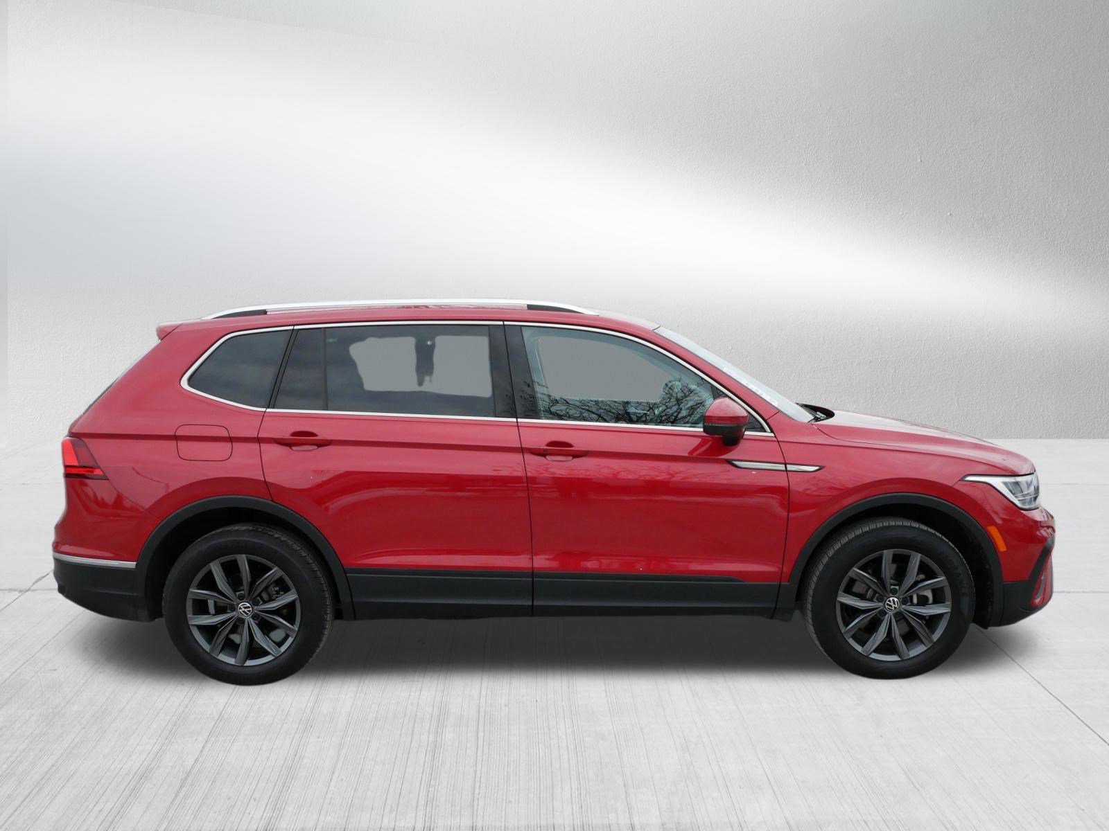 Used 2022 Volkswagen Tiguan SE image 8