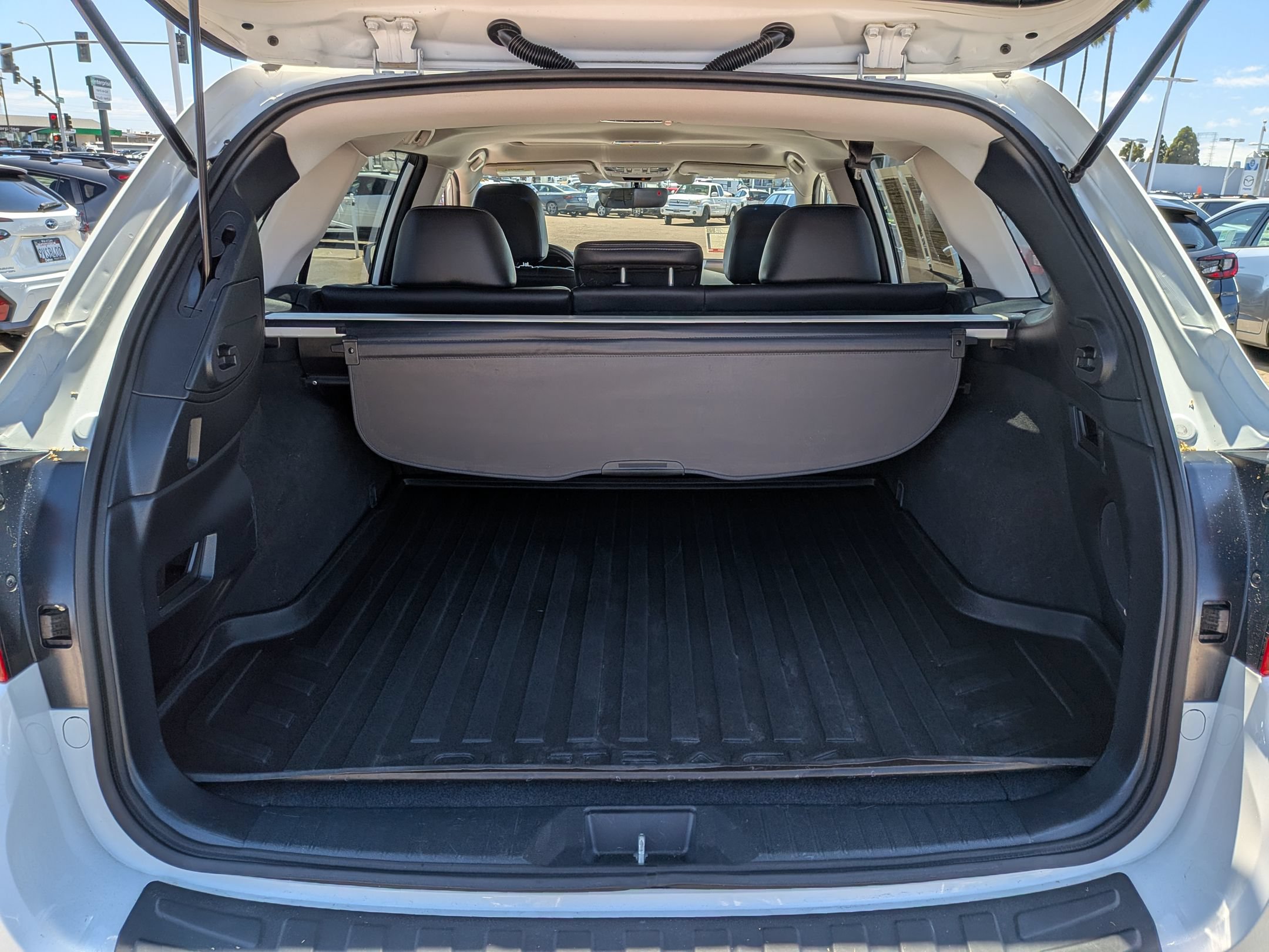 Used 2017 Subaru Outback 2.5i Limited AWD/4WD image 33