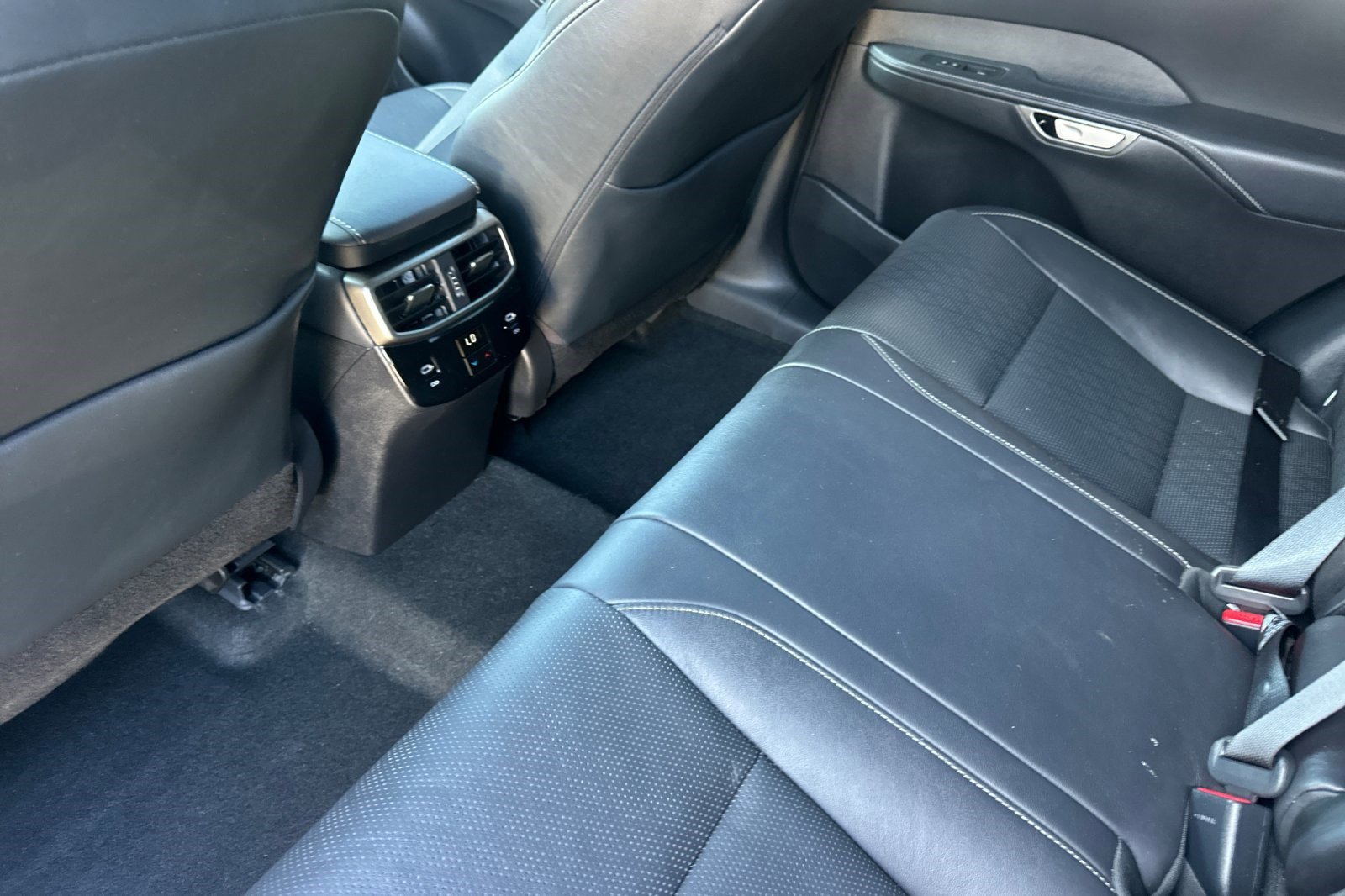 Used 2024 Lexus RX 350 FWD image 25