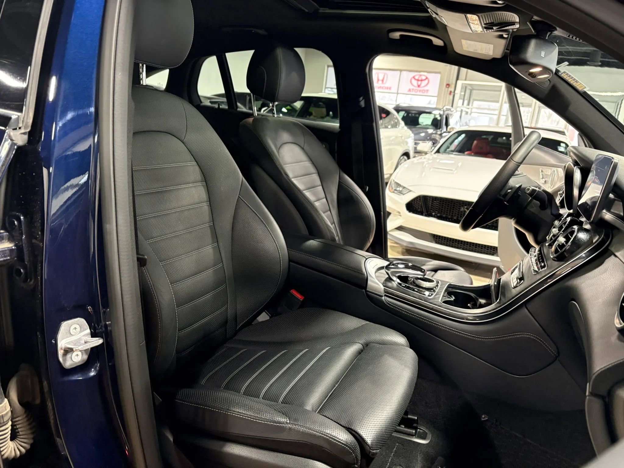 Used 2019 Mercedes-Benz GLC 300 4MATIC Coupe image 10