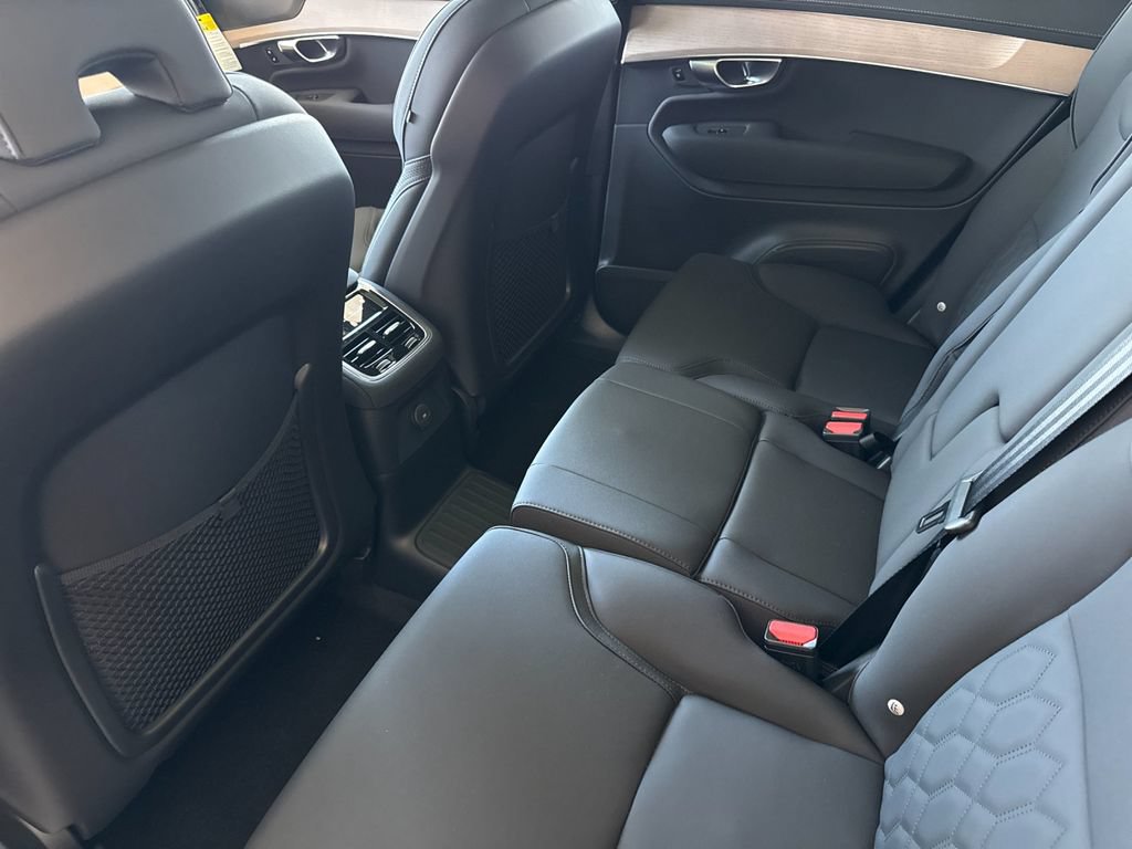 New 2026 Volvo XC90 T8 Plus AWD/4WD image 11