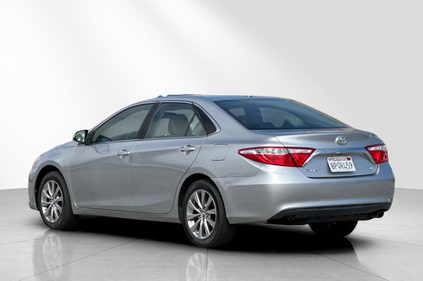 Used 2017 Toyota Camry XLE FWD image 6