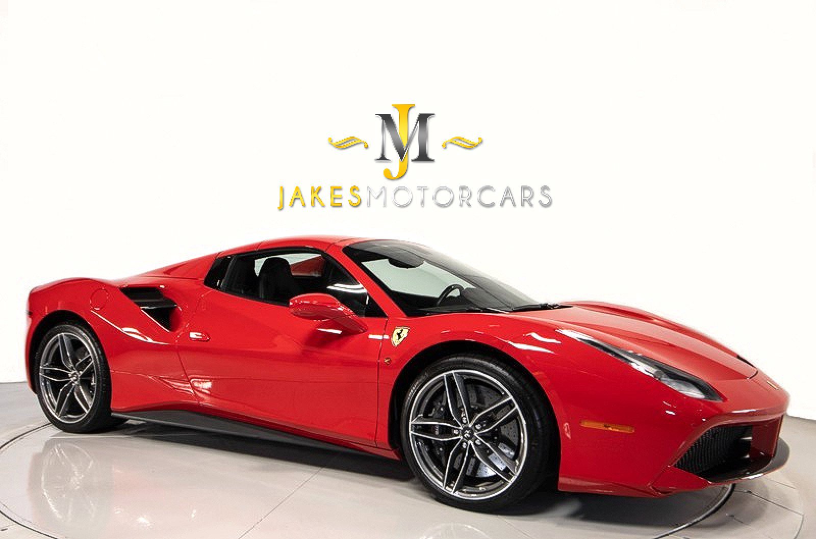 Used 2018 Ferrari 488 Spider image 16