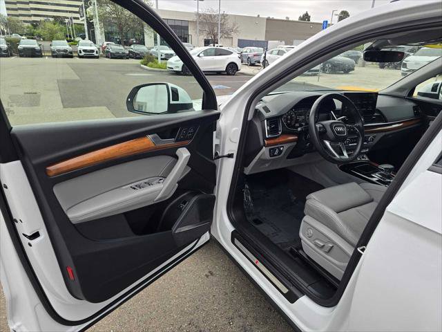 Used 2023 Audi Q5 2.0T Prestige w/ Prestige Package image 21