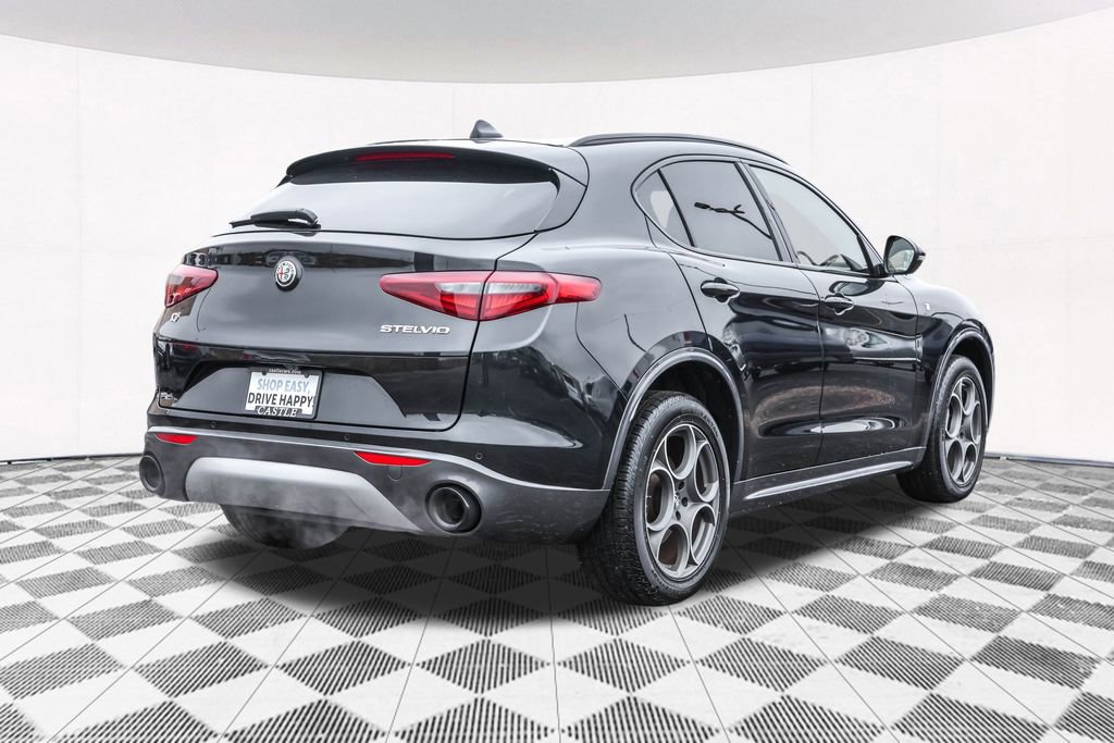 Used 2023 Alfa Romeo Stelvio Ti image 13