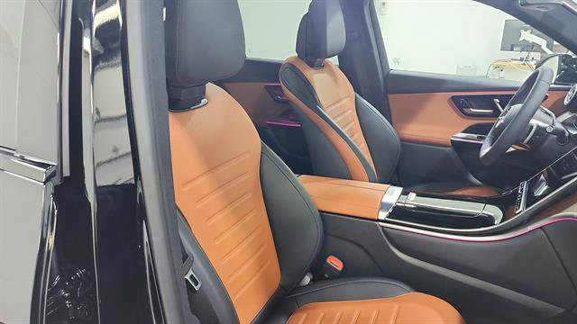 Used 2025 Mercedes-Benz GLC 300 image 28