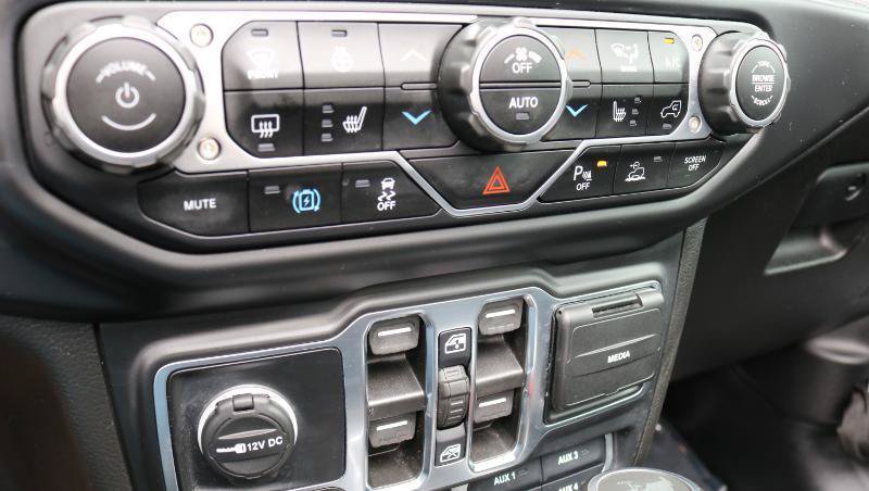 Used 2023 Jeep Wrangler Unlimited Sahara w/ Cold Weather Group AWD/4WD image 19