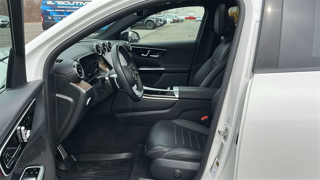 Used 2024 Mercedes-Benz GLC 300 4MATIC image 10