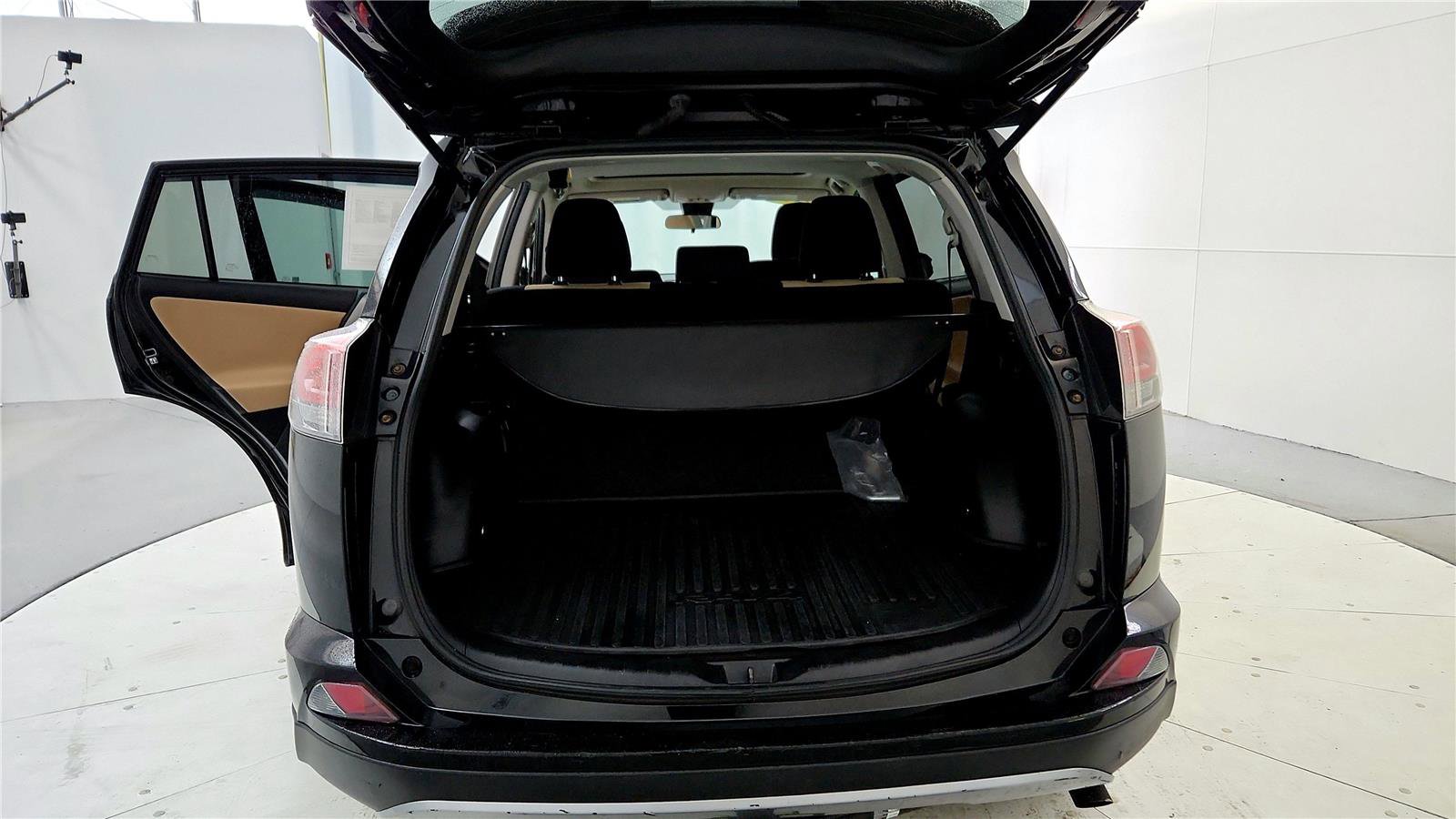 Used 2017 Toyota RAV4 XLE w/ Plus Extra Value Package image 20