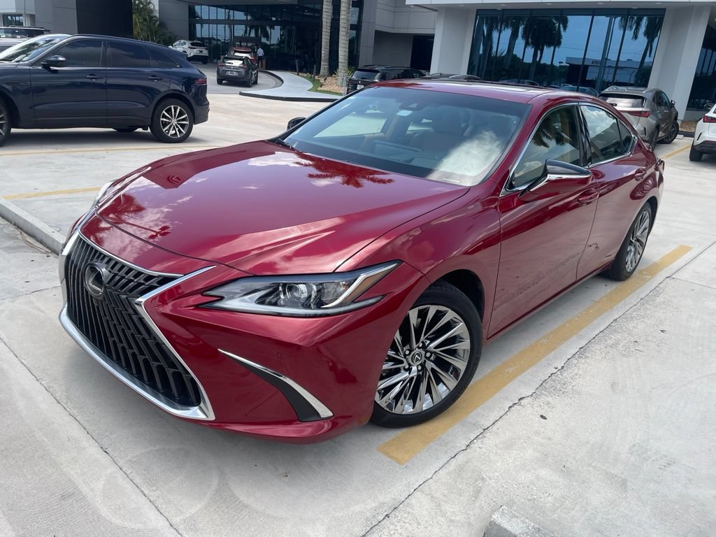 Used 2025 Lexus ES 300h w/ Technology Package FWD image 7