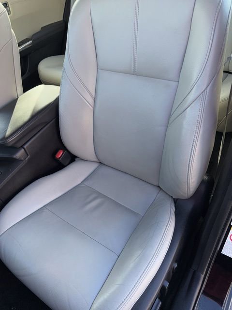 Used 2018 Toyota Avalon XLE Premium w/ All Weather Liner Package image 11