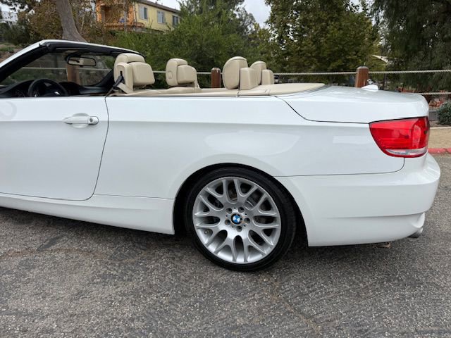 Used 2010 BMW 328i Convertible w/ Premium Pkg image 36