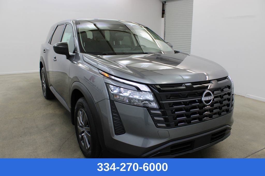 New 2026 Nissan Pathfinder S image 5