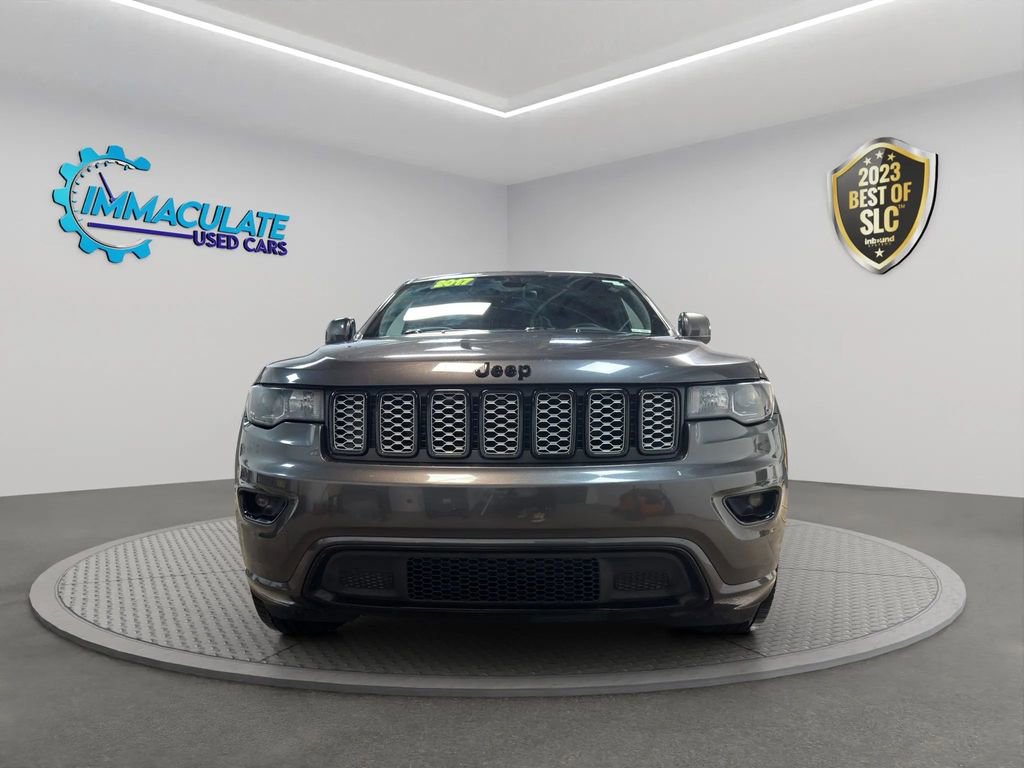 Used 2017 Jeep Grand Cherokee Altitude image 8
