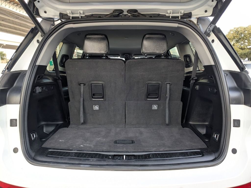 Used 2023 Jeep Grand Cherokee L Limited w/ Black Appearance Package image 25