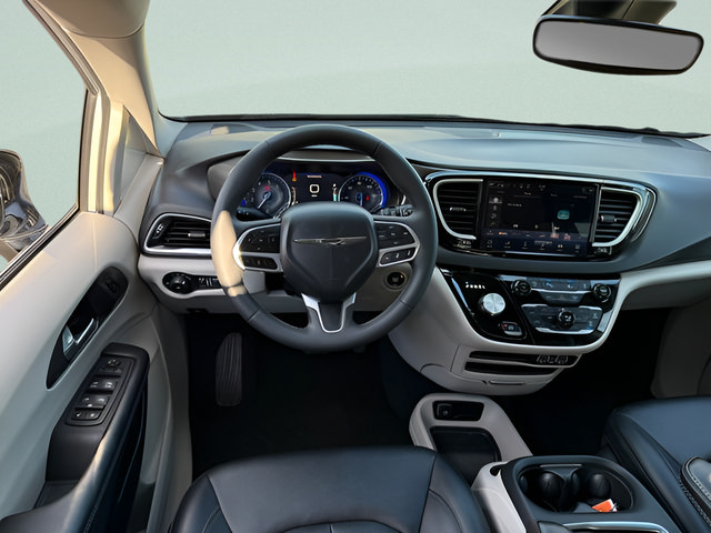 Used 2024 Chrysler Pacifica Touring-L FWD image 7