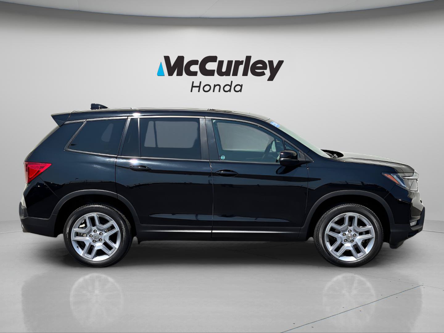 Certified 2024 Honda Passport EX-L image 2