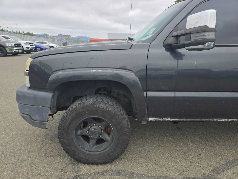 Used 2003 Chevrolet Silverado 2500 LS AWD/4WD image 6