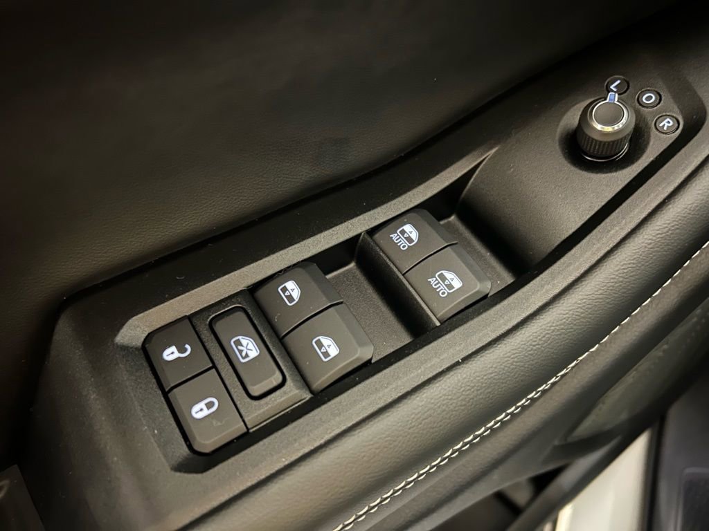 New 2025 Jeep Grand Cherokee Limited w/ Black Appearance Package image 5