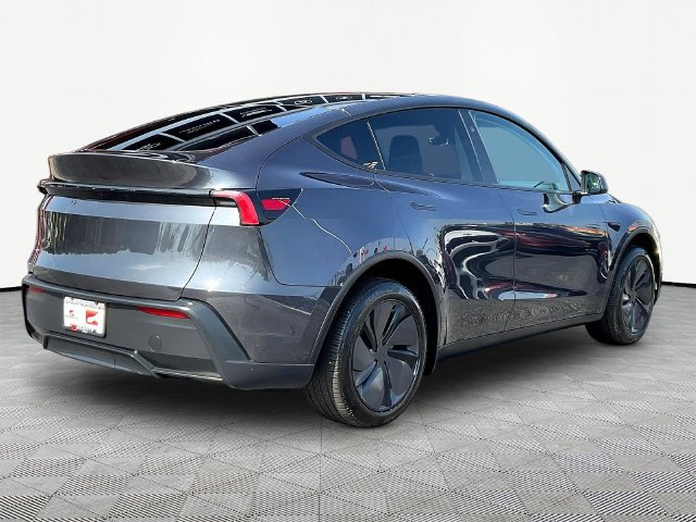 Used 2026 Tesla Model Y 2WD image 7